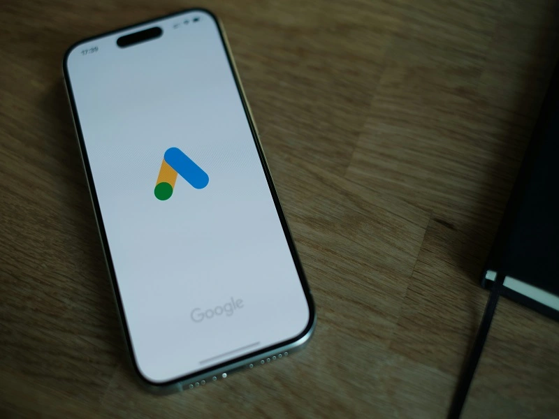 Kaj je Google Oglaševanje in Kako Deluje Google Ads?